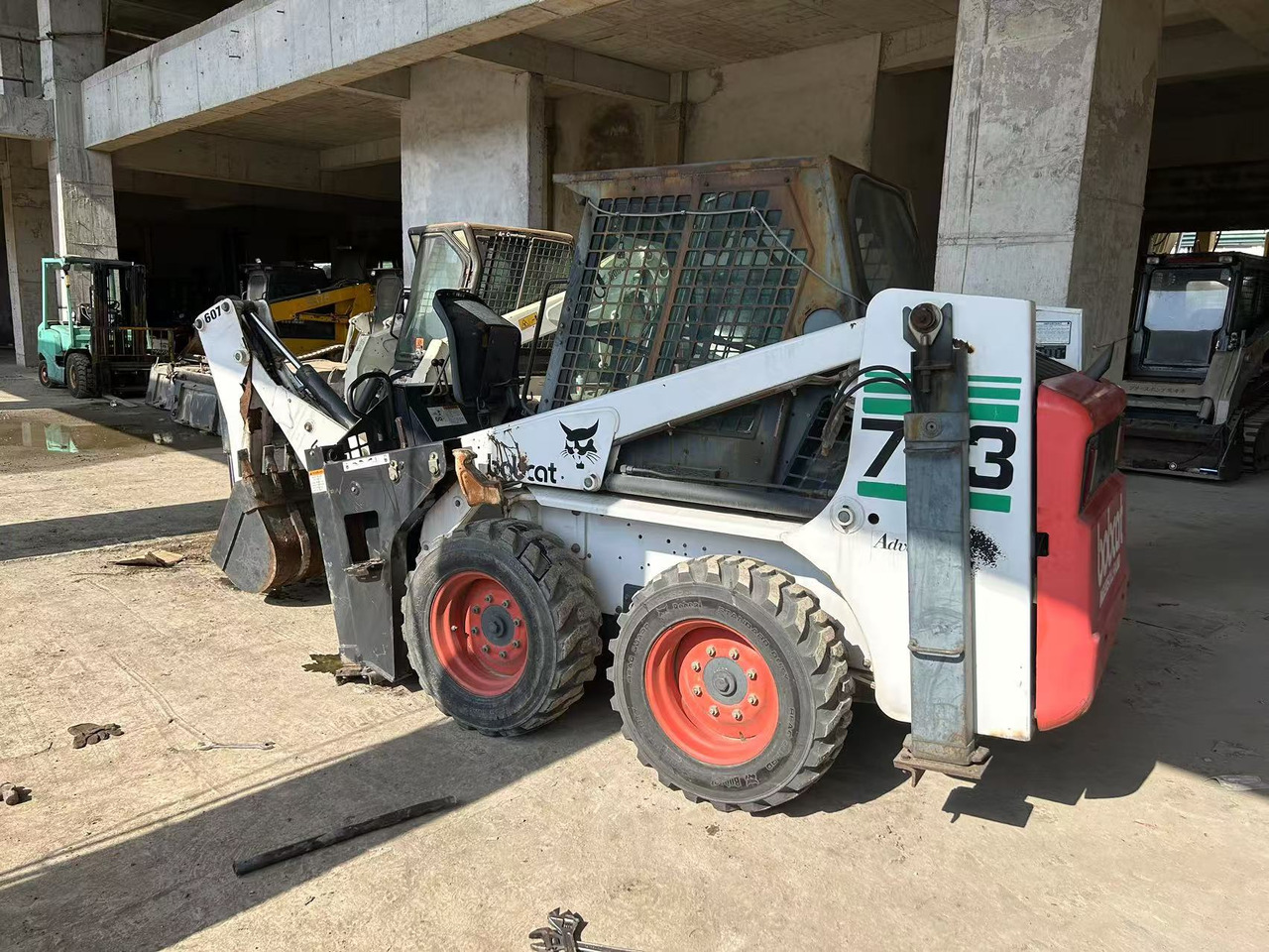BOBCAT T753 - Skid steer: gambar 1 BOBCAT T753 - Skid steer: gambar 1
