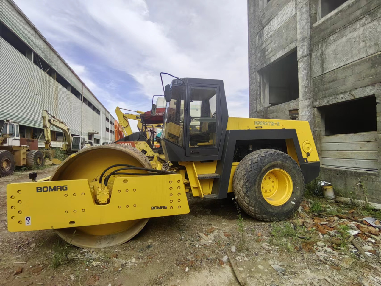 BOMAG BW217D - Roller jalan: gambar 2 BOMAG BW217D - Roller jalan: gambar 2