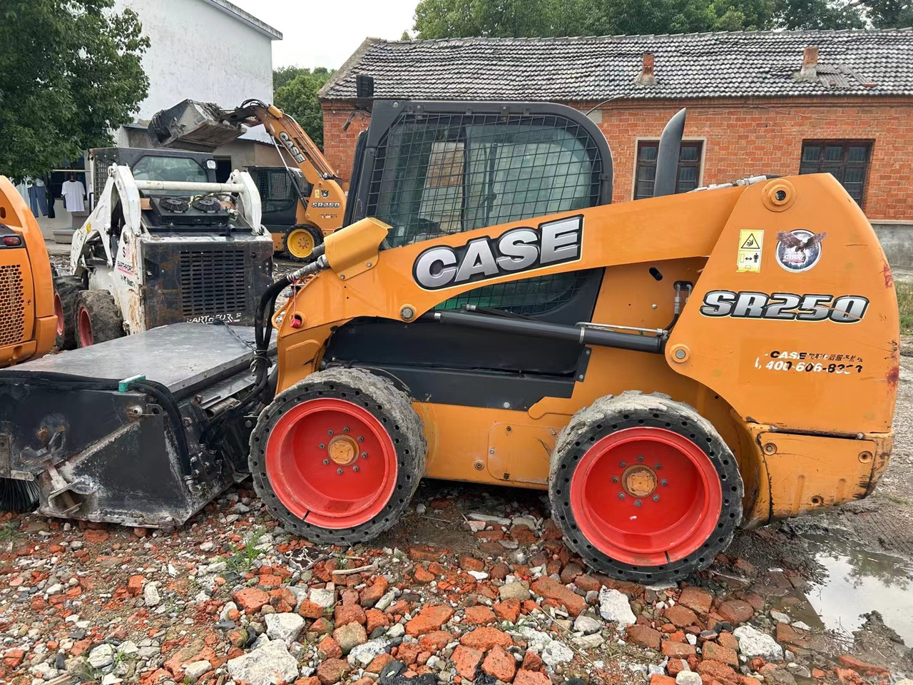CASE SR250 - Skid steer: gambar 2 CASE SR250 - Skid steer: gambar 2
