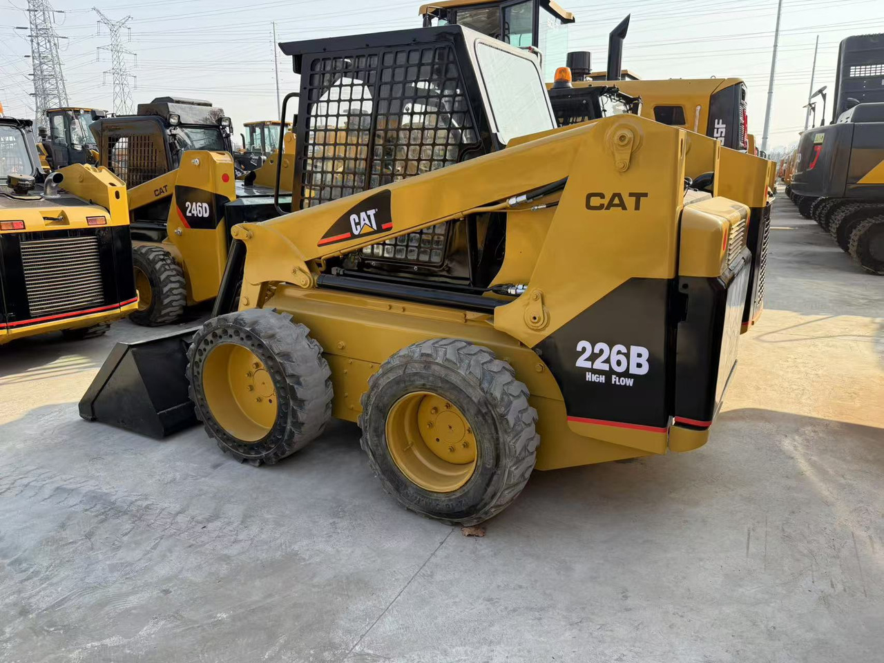 CATERPILLAR 226B - Skid steer: gambar 2 CATERPILLAR 226B - Skid steer: gambar 2