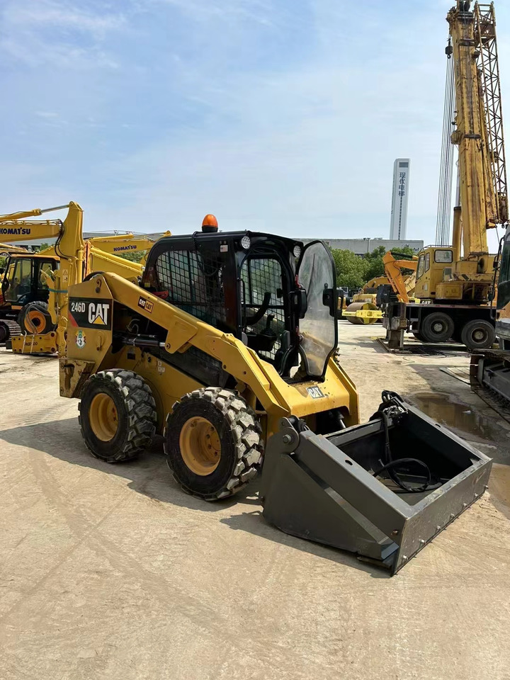 CATERPILLAR 246D - Skid steer: gambar 4 CATERPILLAR 246D - Skid steer: gambar 4