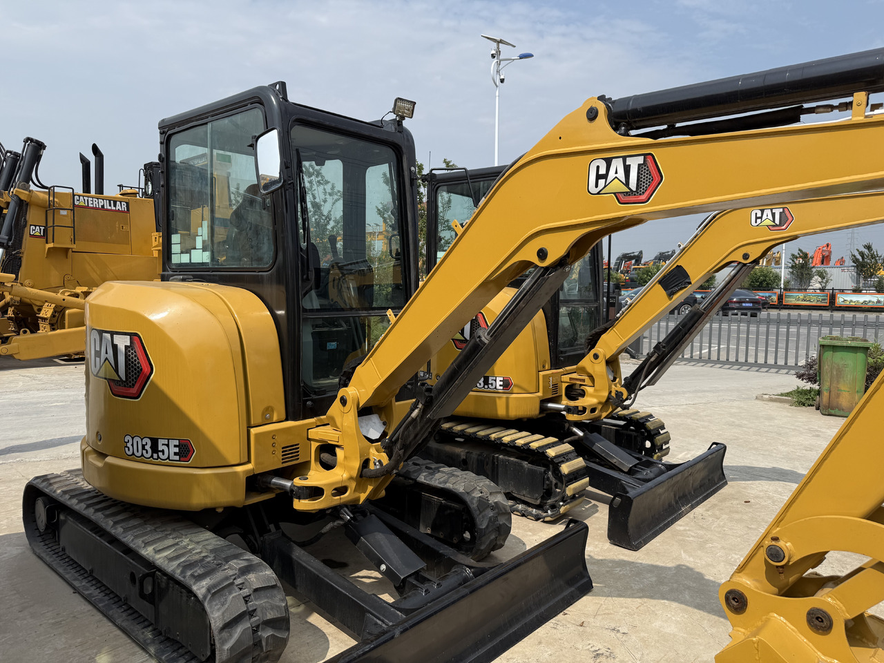 CATERPILLAR 303.5E - Ekskavator mini: gambar 3 CATERPILLAR 303.5E - Ekskavator mini: gambar 3