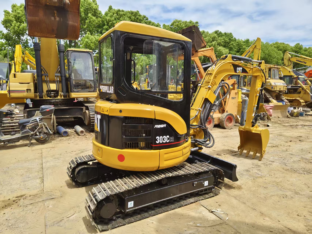 CATERPILLAR 303C - Ekskavator mini: gambar 3 CATERPILLAR 303C - Ekskavator mini: gambar 3