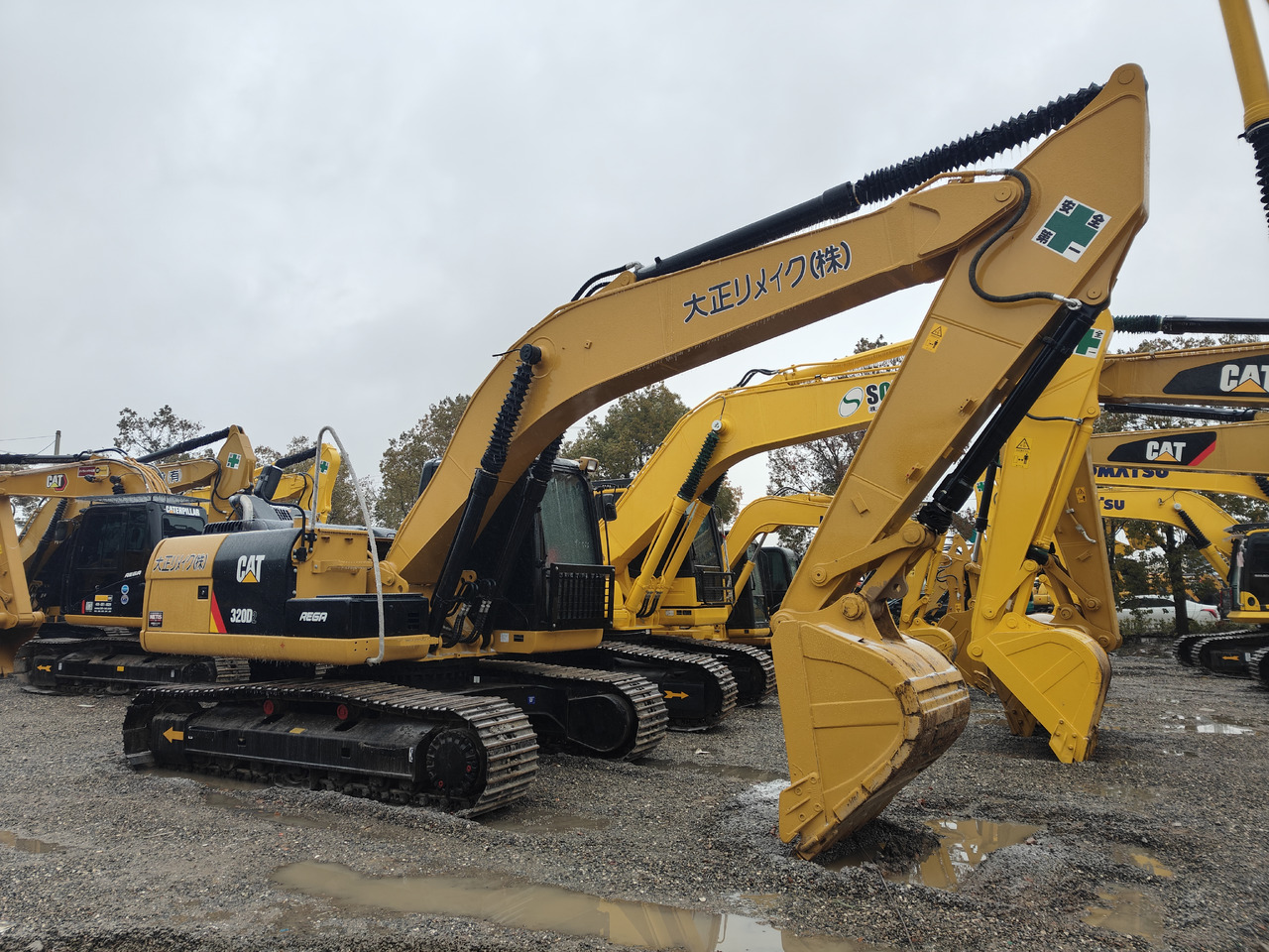CATERPILLAR 320D2 - Ekskavator perayap: gambar 1 CATERPILLAR 320D2 - Ekskavator perayap: gambar 1