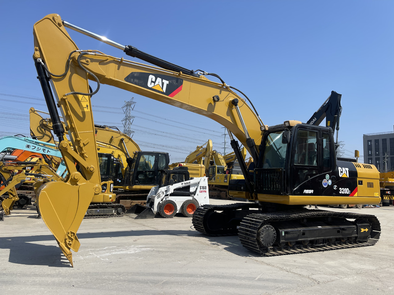 CATERPILLAR 320D2 - Ekskavator perayap: gambar 3 CATERPILLAR 320D2 - Ekskavator perayap: gambar 3