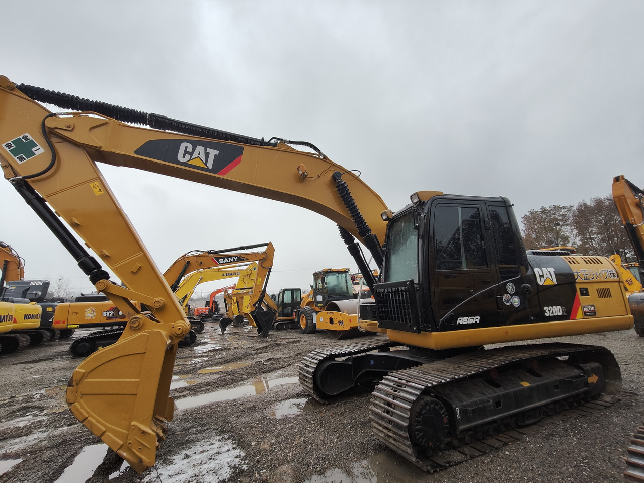 CATERPILLAR 320D2 - Ekskavator perayap: gambar 4 CATERPILLAR 320D2 - Ekskavator perayap: gambar 4