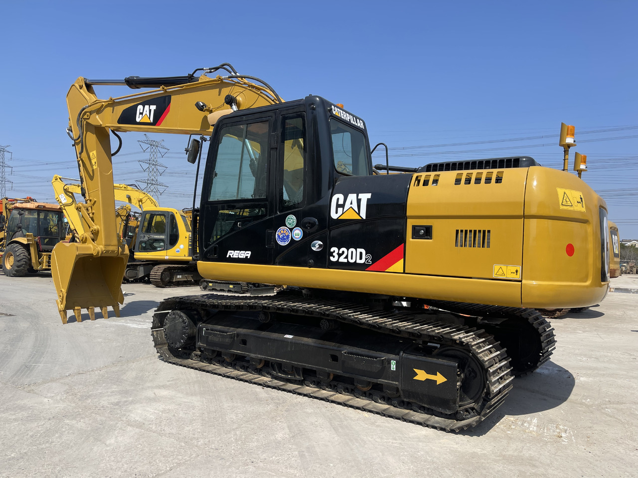 CATERPILLAR 320D2 - Ekskavator perayap: gambar 2 CATERPILLAR 320D2 - Ekskavator perayap: gambar 2