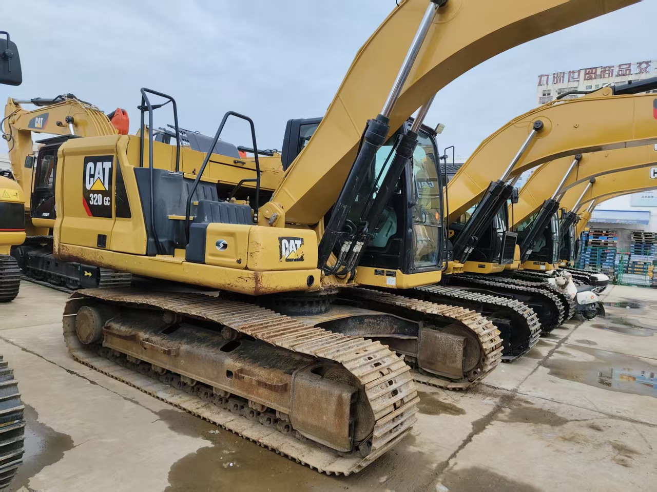 CATERPILLAR 320GC - Ekskavator perayap: gambar 2 CATERPILLAR 320GC - Ekskavator perayap: gambar 2