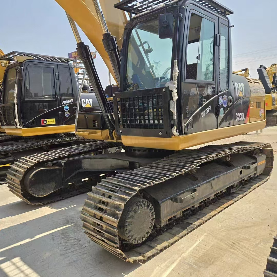 CATERPILLAR 323D2 - Ekskavator perayap: gambar 4 CATERPILLAR 323D2 - Ekskavator perayap: gambar 4
