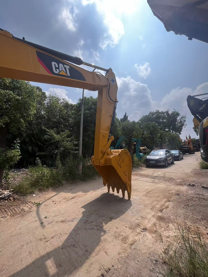 CATERPILLAR 323D2L - Ekskavator perayap: gambar 5 CATERPILLAR 323D2L - Ekskavator perayap: gambar 5