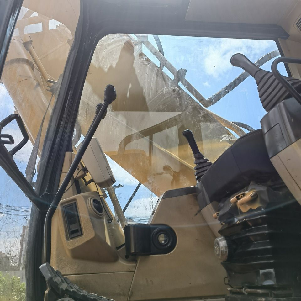 CATERPILLAR 330C - Ekskavator: gambar 4 CATERPILLAR 330C - Ekskavator: gambar 4