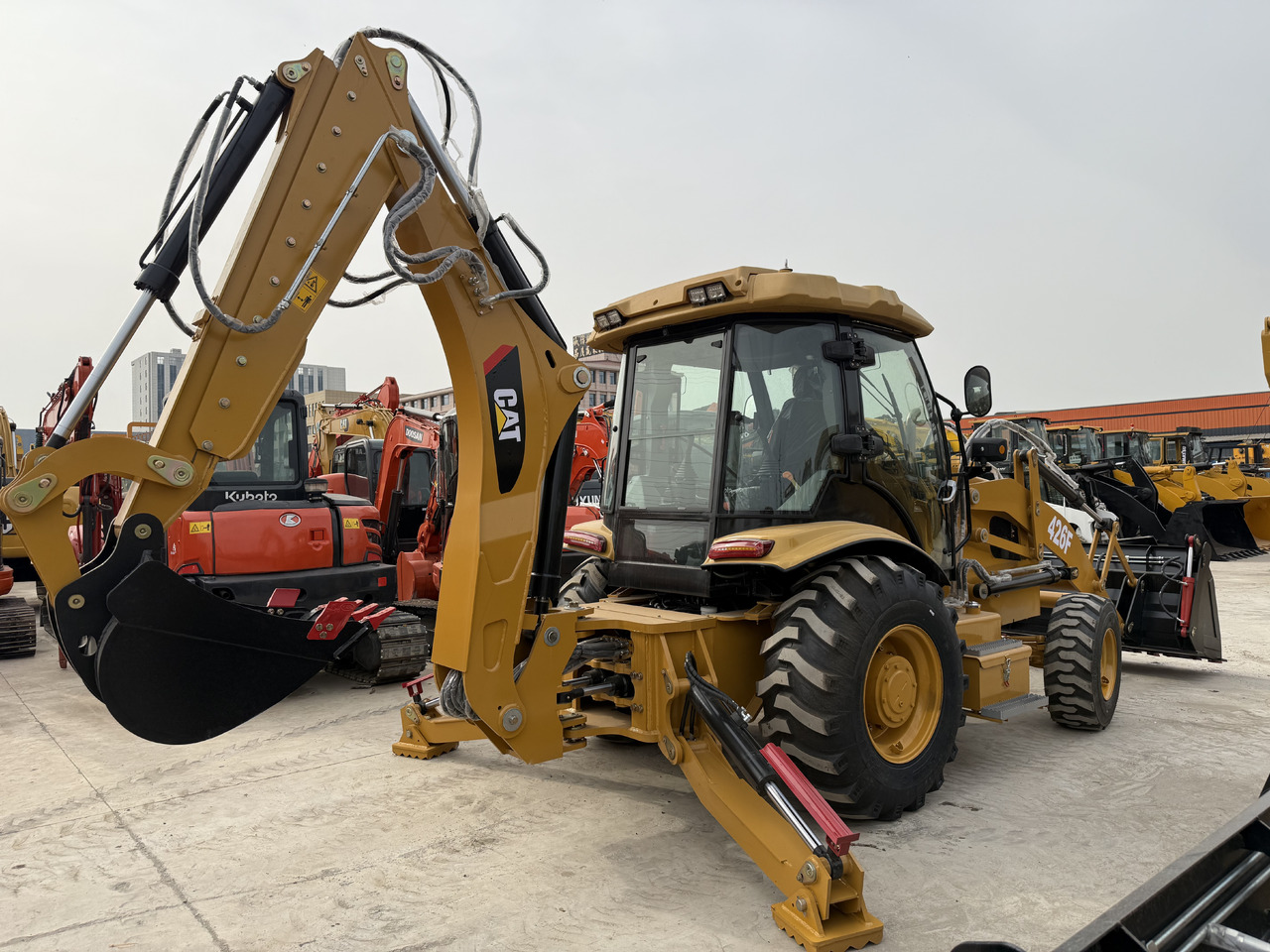 CATERPILLAR 426F - Backhoe loader: gambar 4 CATERPILLAR 426F - Backhoe loader: gambar 4