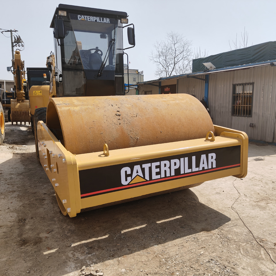 CATERPILLAR 683E - Roller jalan: gambar 3 CATERPILLAR 683E - Roller jalan: gambar 3