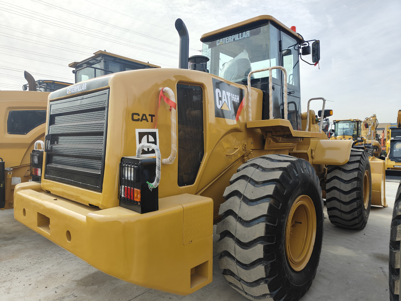 CATERPILLAR 966H - Wheel loader: gambar 1 CATERPILLAR 966H - Wheel loader: gambar 1