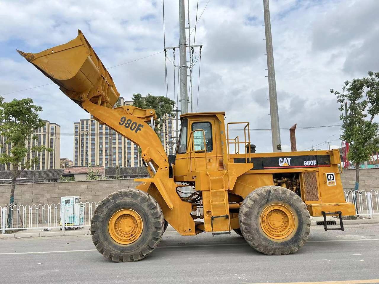 CATERPILLAR 980F - Crawler loader: gambar 4 CATERPILLAR 980F - Crawler loader: gambar 4