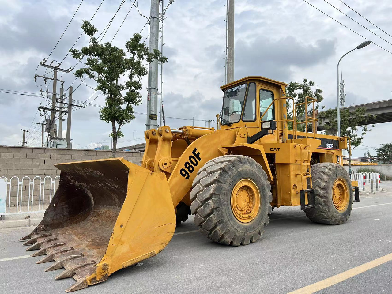 CATERPILLAR 980F - Crawler loader: gambar 1 CATERPILLAR 980F - Crawler loader: gambar 1