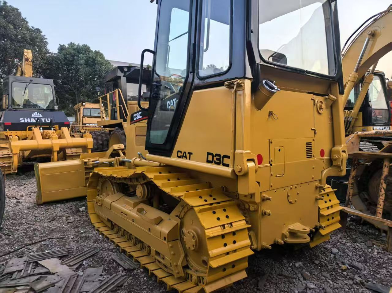 CATERPILLAR D3C - Bulldozer: gambar 3 CATERPILLAR D3C - Bulldozer: gambar 3