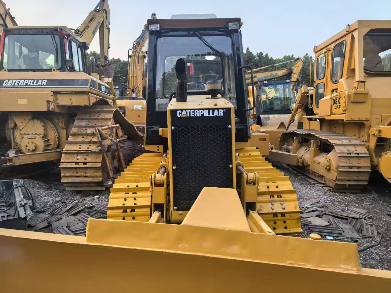 CATERPILLAR D3C - Bulldozer: gambar 4 CATERPILLAR D3C - Bulldozer: gambar 4