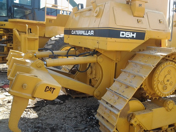 CATERPILLAR D5H - Bulldozer: gambar 5 CATERPILLAR D5H - Bulldozer: gambar 5