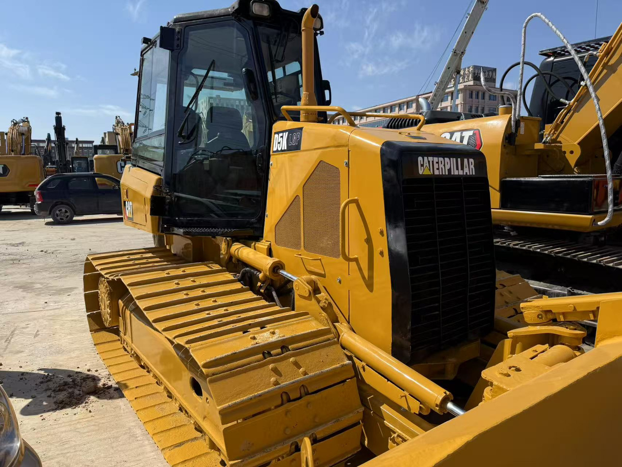CATERPILLAR D5K - Bulldozer: gambar 2 CATERPILLAR D5K - Bulldozer: gambar 2