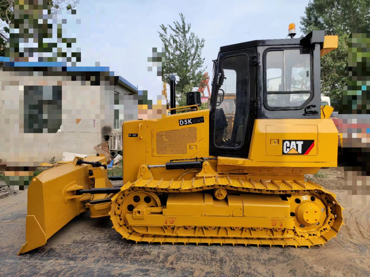 CATERPILLAR D5K - Bulldozer: gambar 1 CATERPILLAR D5K - Bulldozer: gambar 1