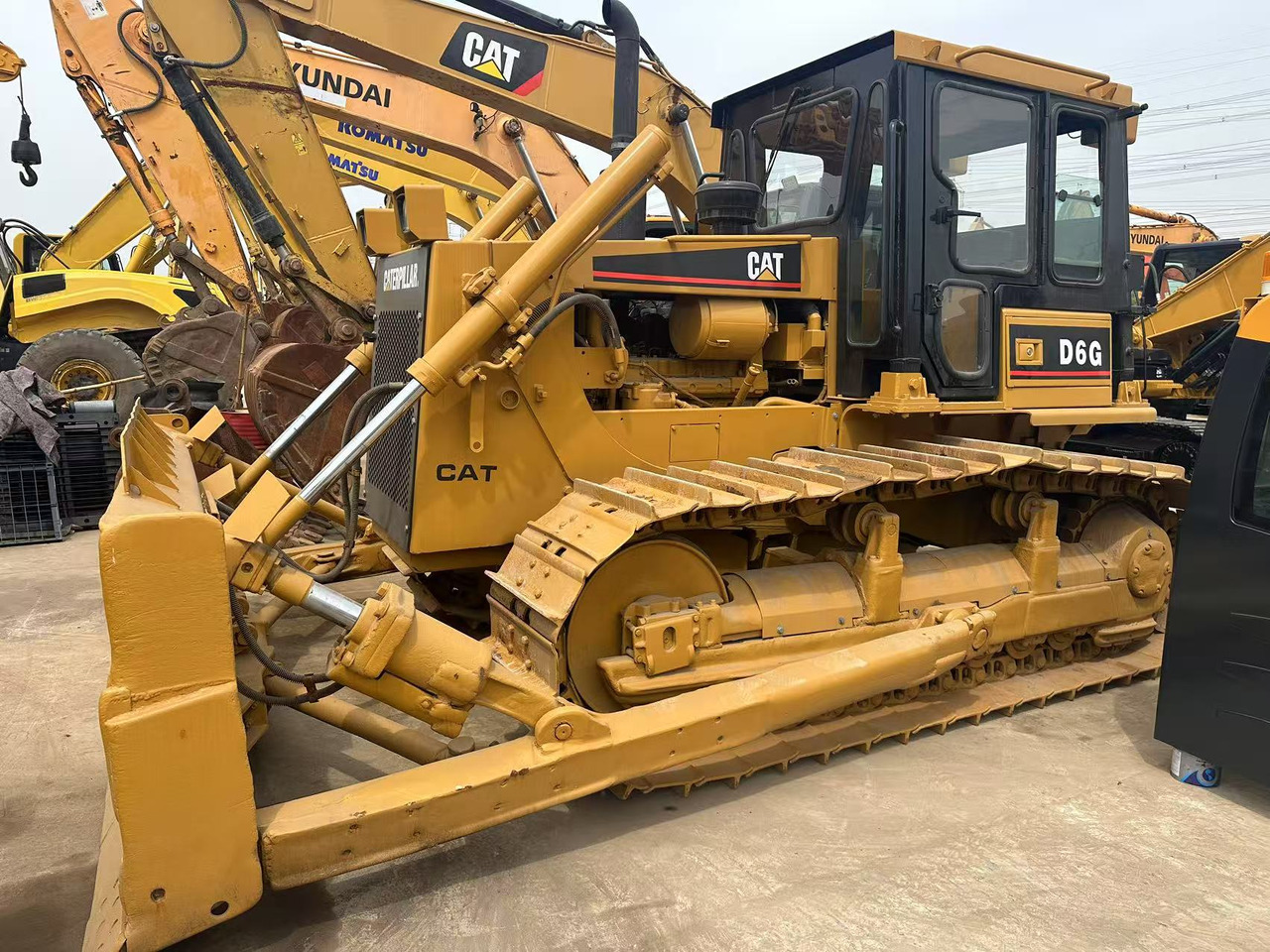 CATERPILLAR D6G - Bulldozer: gambar 4 CATERPILLAR D6G - Bulldozer: gambar 4