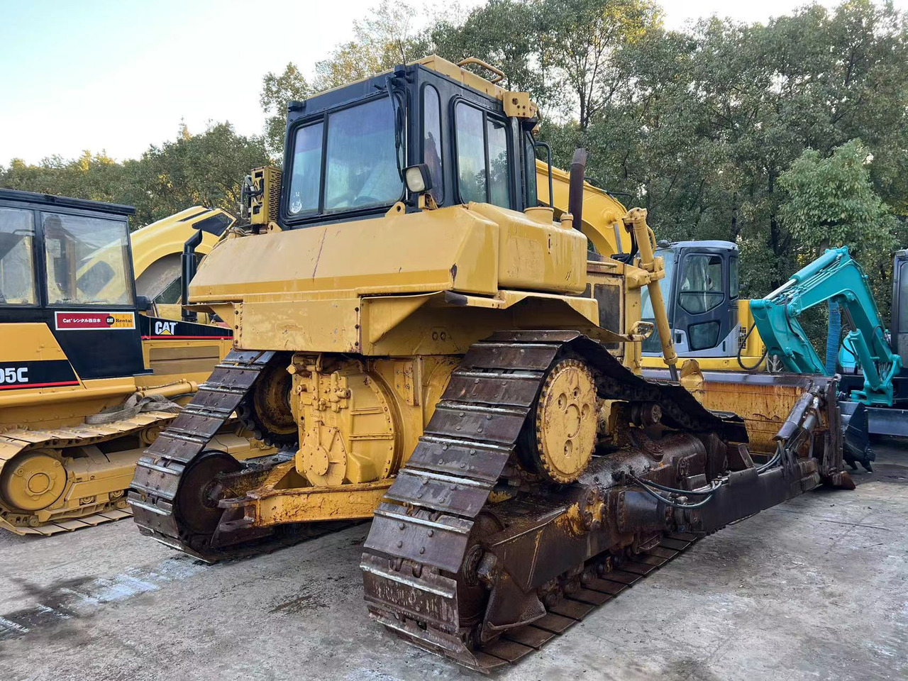 CATERPILLAR D6H - Bulldozer: gambar 1 CATERPILLAR D6H - Bulldozer: gambar 1