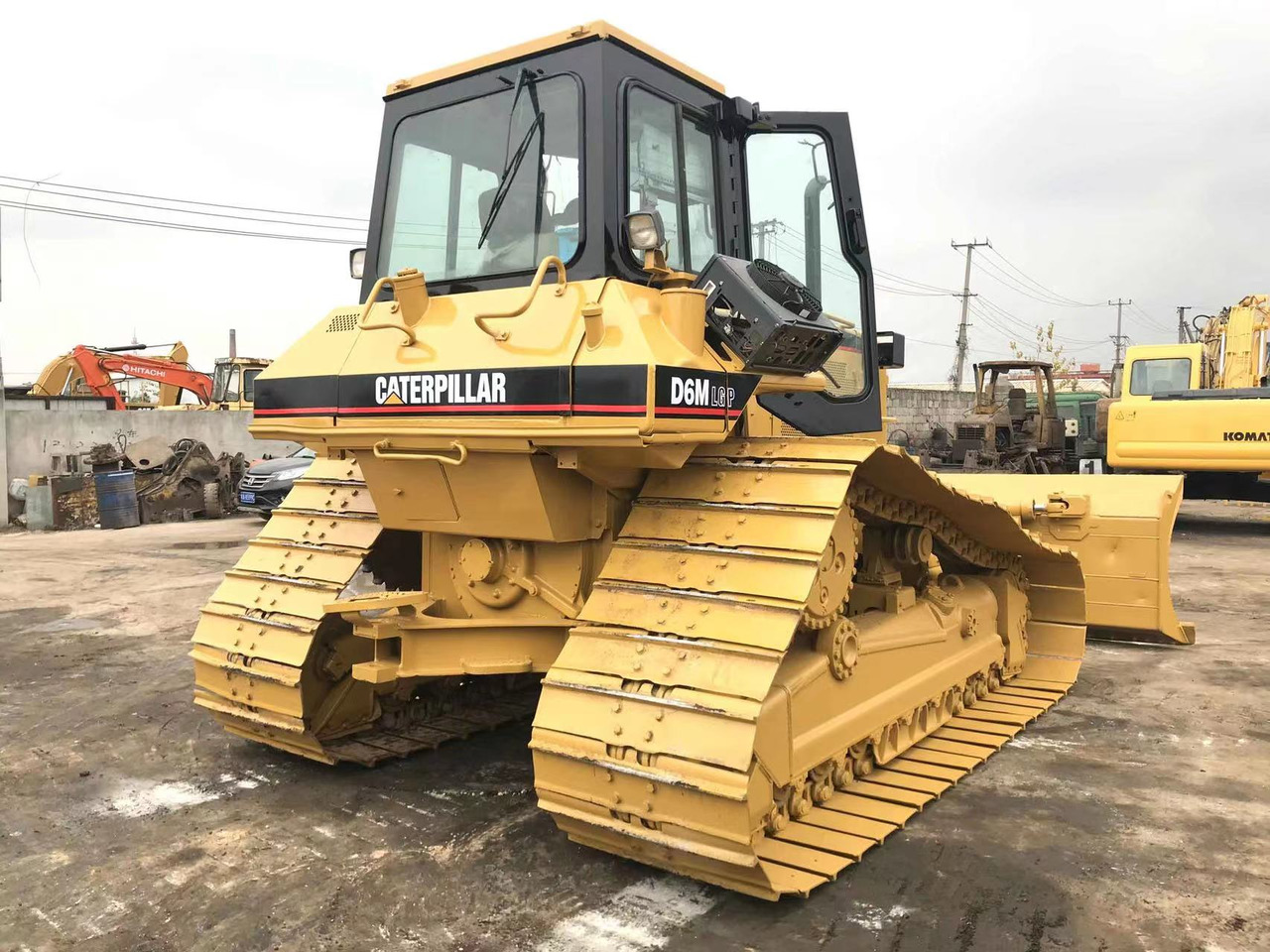 CATERPILLAR D6M - Bulldozer: gambar 3 CATERPILLAR D6M - Bulldozer: gambar 3