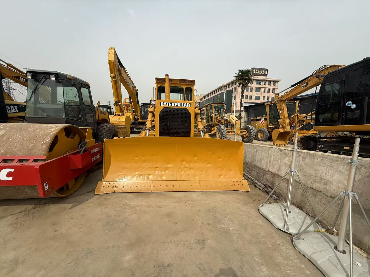 CATERPILLAR D8K - Bulldozer: gambar 5 CATERPILLAR D8K - Bulldozer: gambar 5