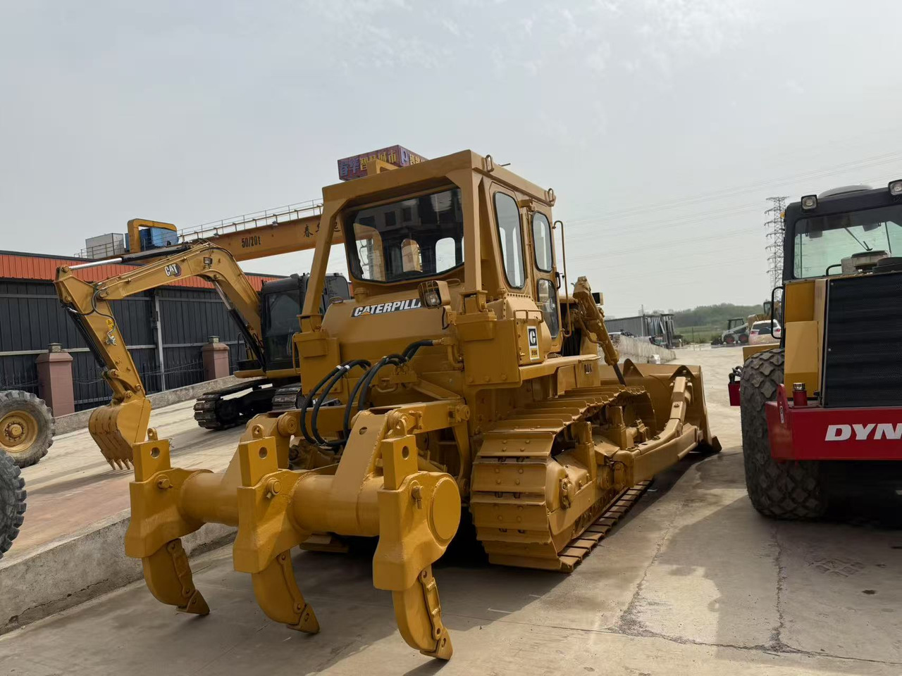 CATERPILLAR D8K - Bulldozer: gambar 2 CATERPILLAR D8K - Bulldozer: gambar 2