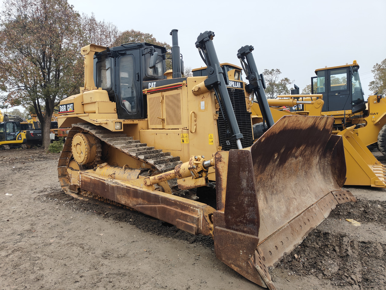 CATERPILLAR D8R - Bulldozer: gambar 2 CATERPILLAR D8R - Bulldozer: gambar 2