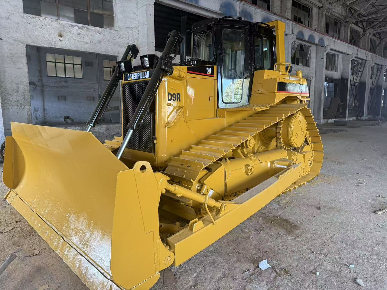 CATERPILLAR D9R - Bulldozer: gambar 4 CATERPILLAR D9R - Bulldozer: gambar 4