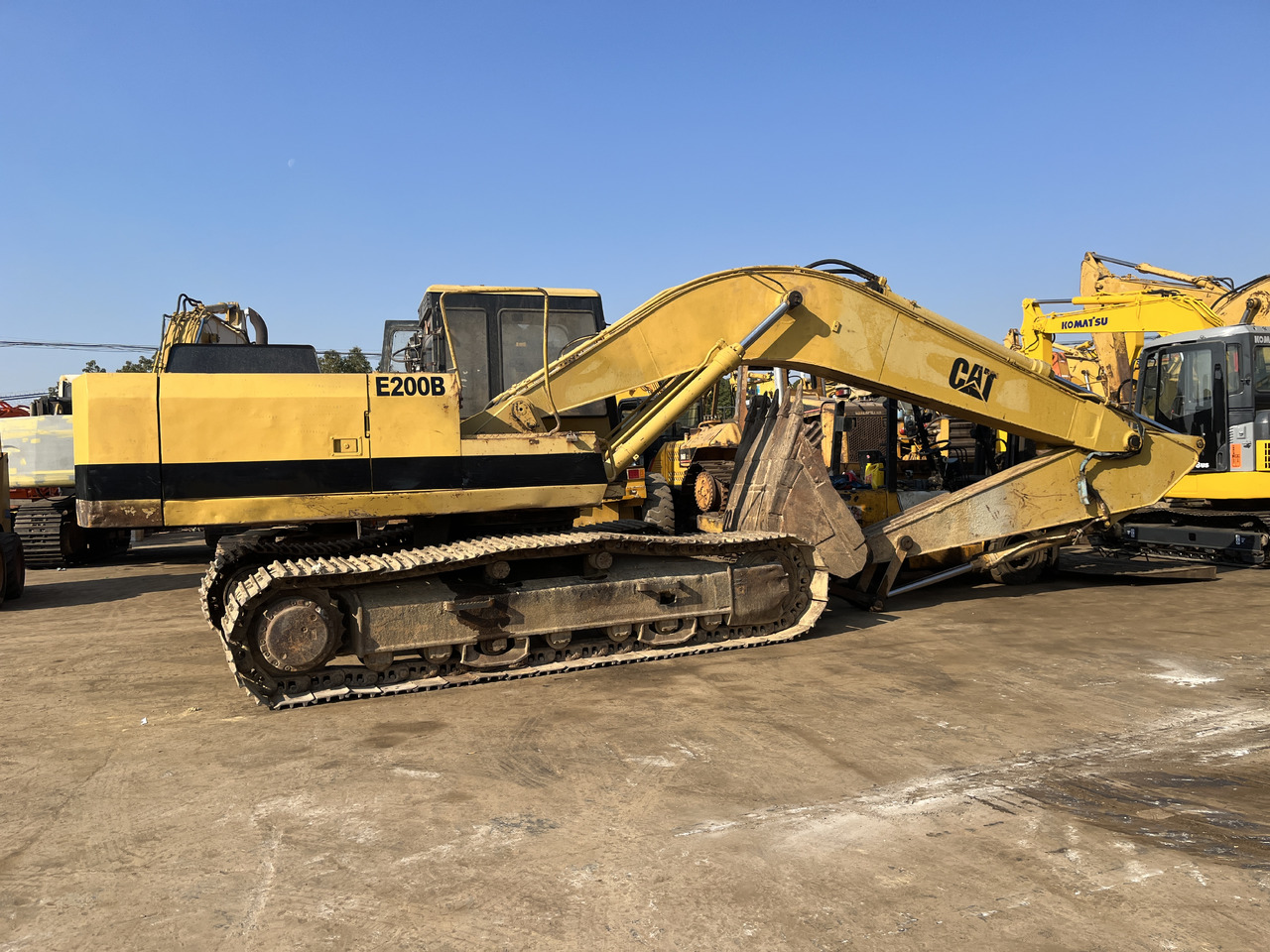 CATERPILLAR E200 - Ekskavator perayap: gambar 1 CATERPILLAR E200 - Ekskavator perayap: gambar 1