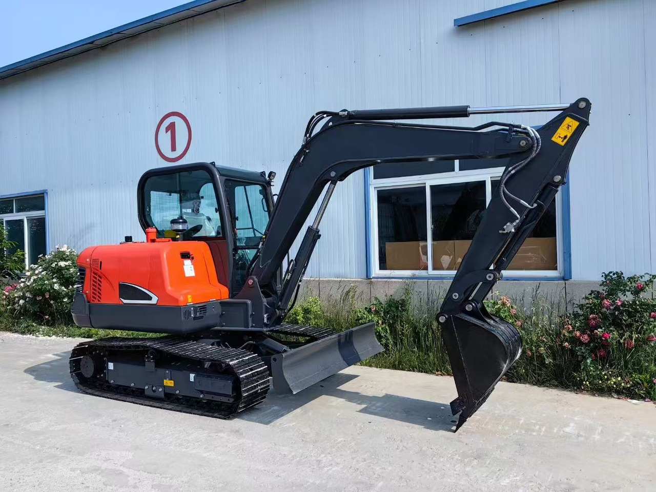 DOOSAN DH60-7 - Ekskavator perayap: gambar 1 DOOSAN DH60-7 - Ekskavator perayap: gambar 1