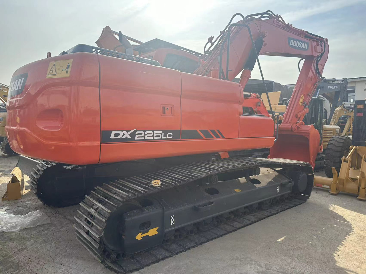 DOOSAN DX225LC - Ekskavator perayap: gambar 1 DOOSAN DX225LC - Ekskavator perayap: gambar 1