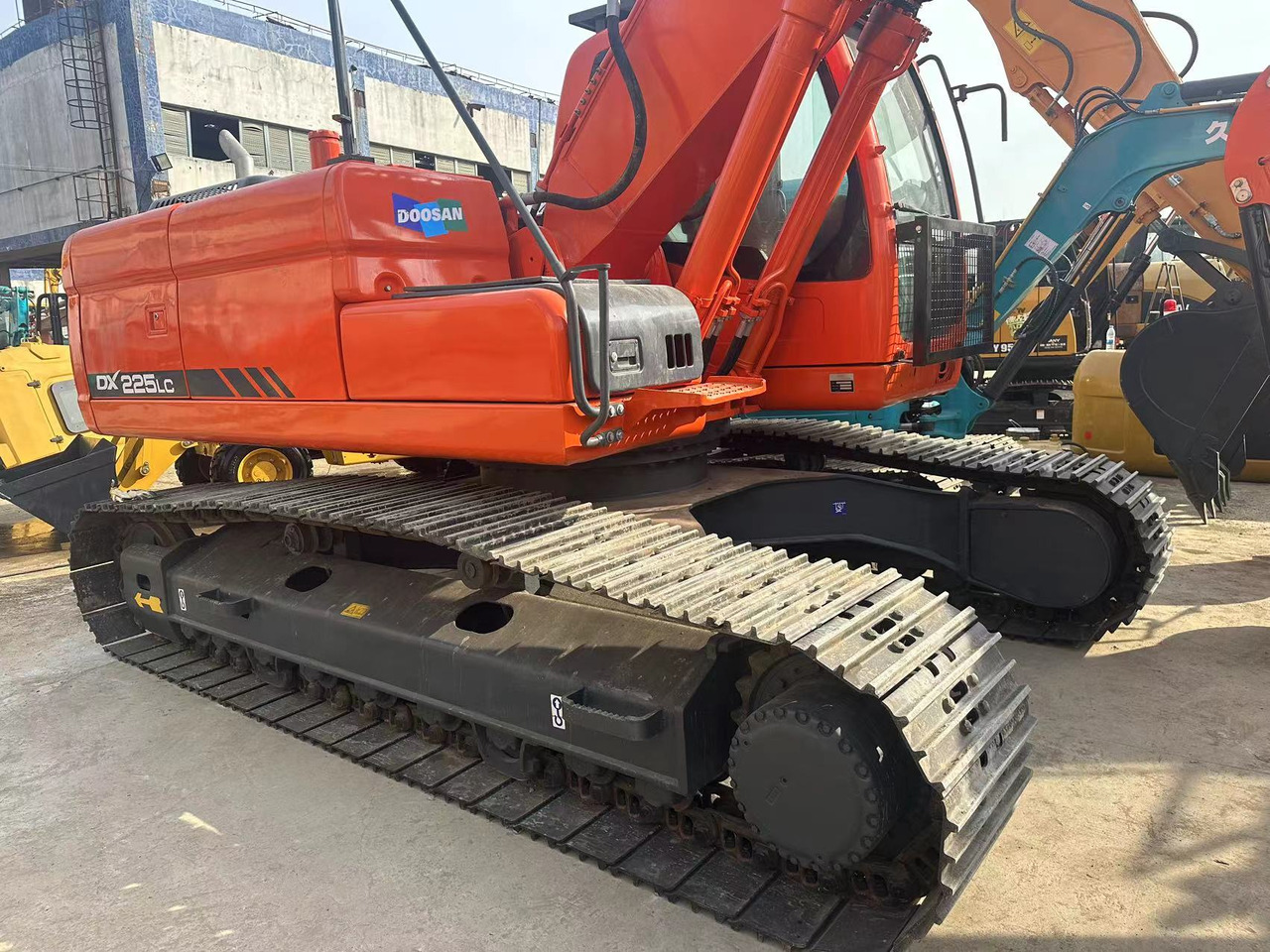 DOOSAN DX225LC - Ekskavator perayap: gambar 3 DOOSAN DX225LC - Ekskavator perayap: gambar 3