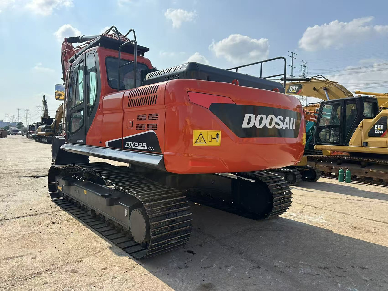 DOOSAN DX225LCA - Ekskavator perayap: gambar 4 DOOSAN DX225LCA - Ekskavator perayap: gambar 4