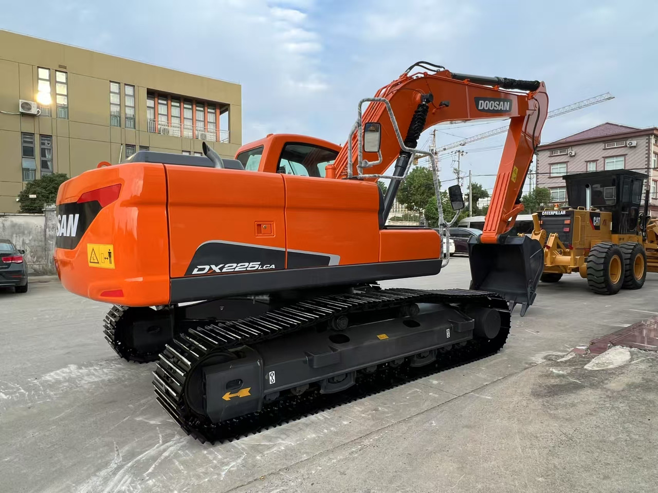 DOOSAN DX225LCA - Ekskavator perayap: gambar 4 DOOSAN DX225LCA - Ekskavator perayap: gambar 4