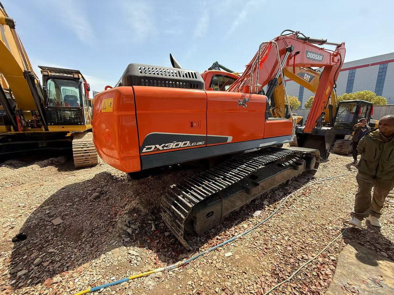 DOOSAN DX300LC-9C - Ekskavator perayap: gambar 1 DOOSAN DX300LC-9C - Ekskavator perayap: gambar 1