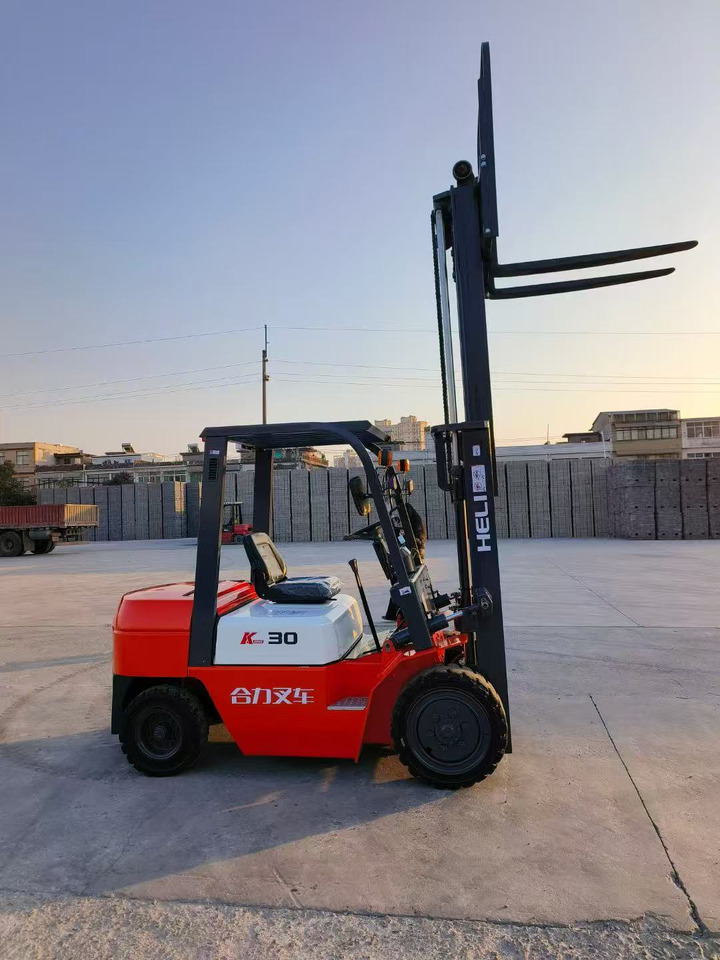 HELI 30 - Forklift diesel: gambar 2 HELI 30 - Forklift diesel: gambar 2