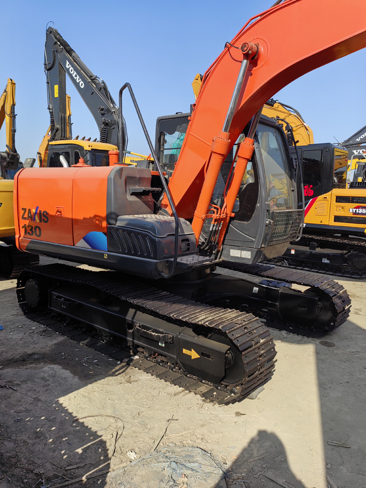 HITACHI ZX130 - Ekskavator perayap: gambar 1 HITACHI ZX130 - Ekskavator perayap: gambar 1