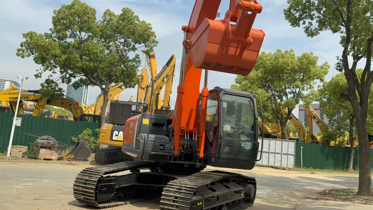 HITACHI ZX200 - Ekskavator perayap: gambar 2 HITACHI ZX200 - Ekskavator perayap: gambar 2