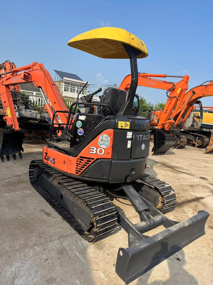 HITACHI ZX30 - Ekskavator perayap: gambar 4 HITACHI ZX30 - Ekskavator perayap: gambar 4