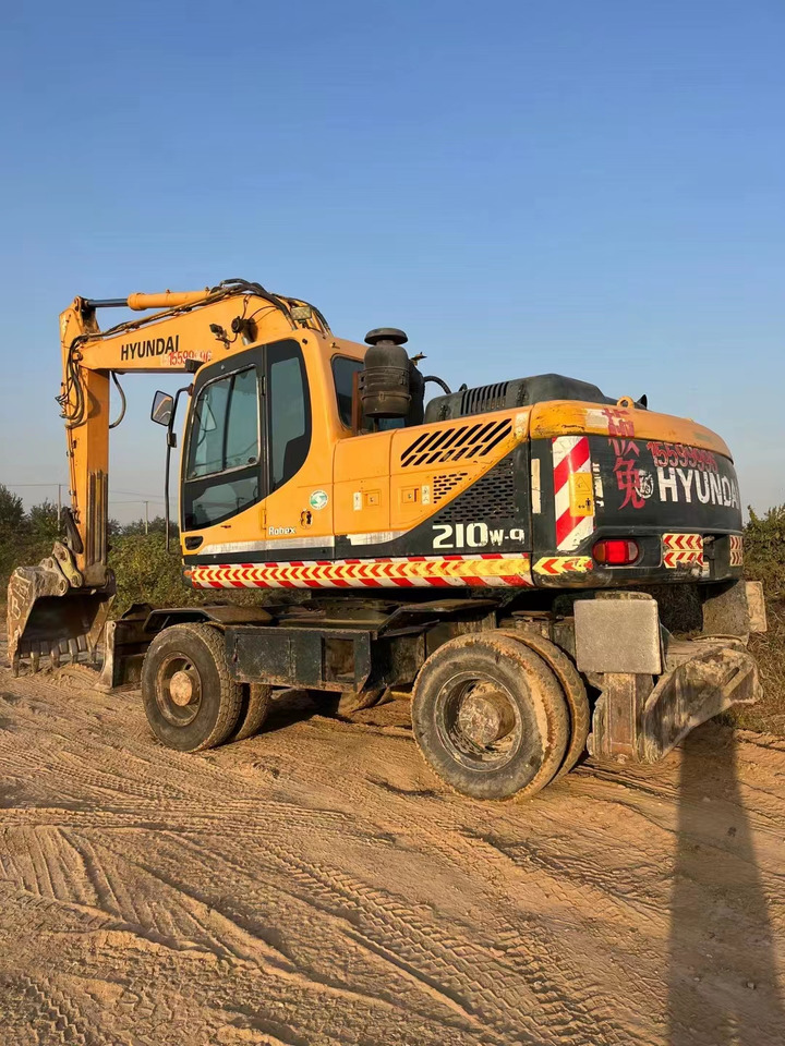 HYUNDAI R210W-9 - Ekskavator roda: gambar 2 HYUNDAI R210W-9 - Ekskavator roda: gambar 2