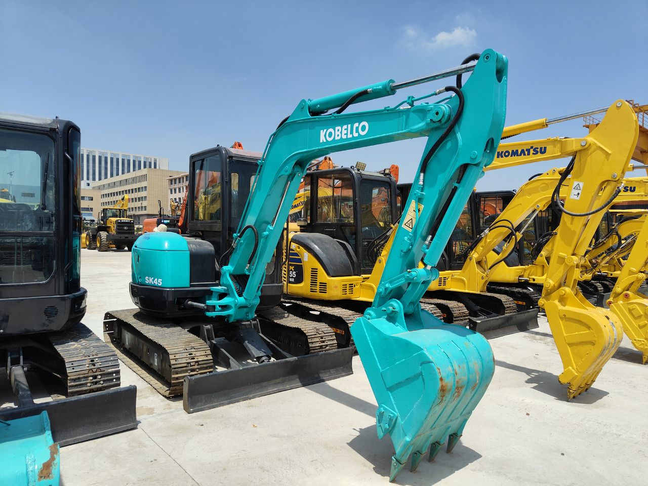KOBELCO SK45 - Ekskavator mini: gambar 2 KOBELCO SK45 - Ekskavator mini: gambar 2