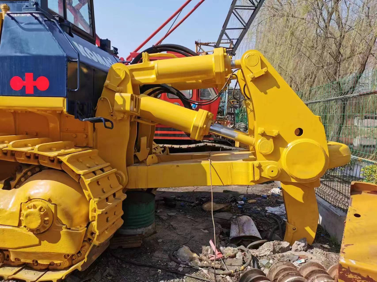 KOMATSU D155A-2 - Bulldozer: gambar 4 KOMATSU D155A-2 - Bulldozer: gambar 4