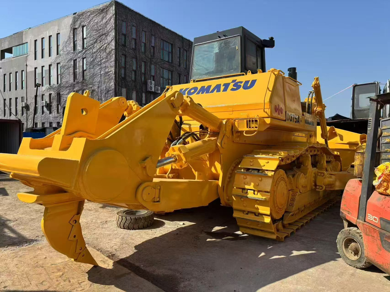 KOMATSU D375 - Bulldozer: gambar 2 KOMATSU D375 - Bulldozer: gambar 2