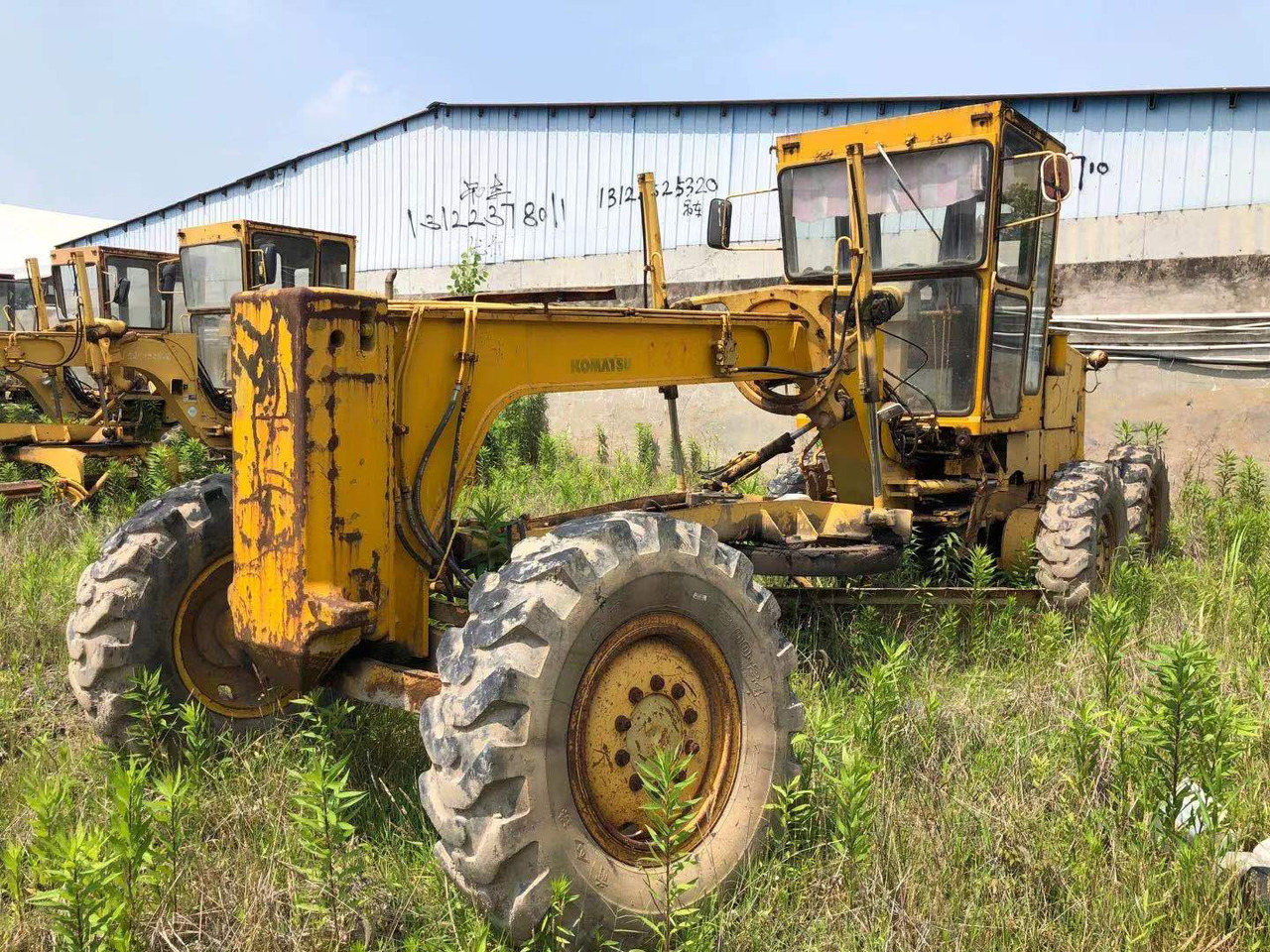 KOMATSU GD511 - Grader: gambar 2 KOMATSU GD511 - Grader: gambar 2