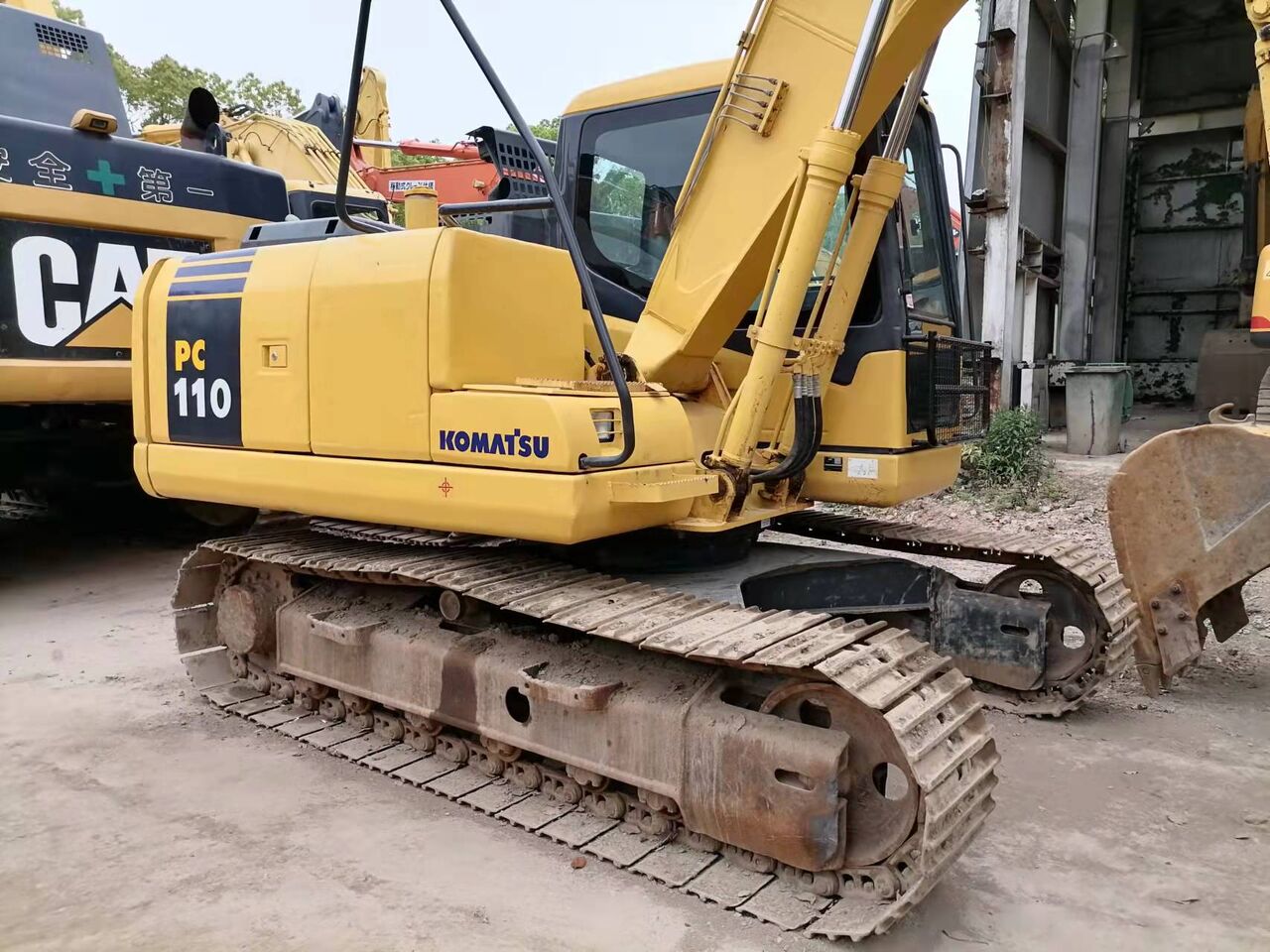 KOMATSU PC110-7 - Ekskavator: gambar 1 KOMATSU PC110-7 - Ekskavator: gambar 1