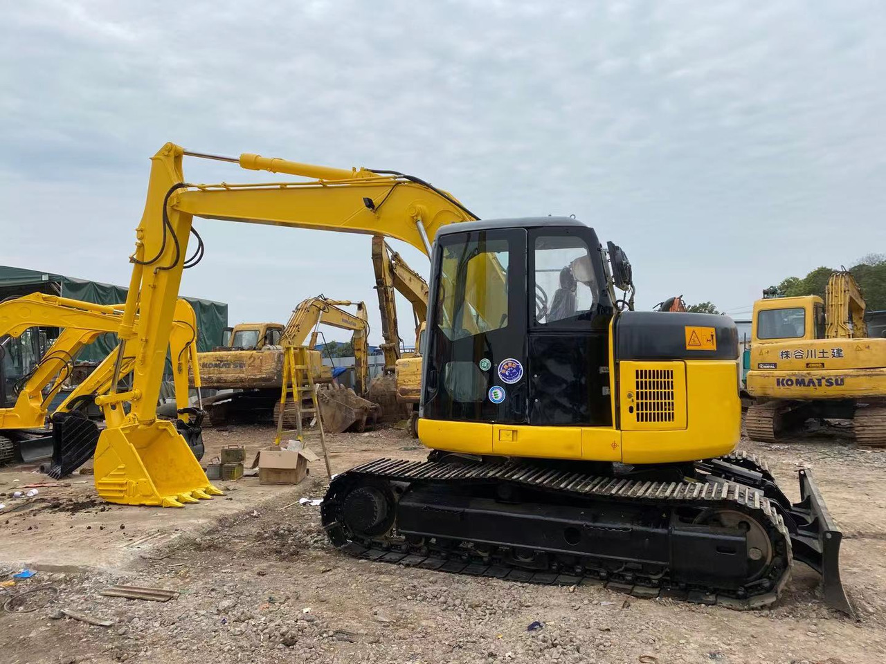 KOMATSU PC128US - Ekskavator perayap: gambar 4 KOMATSU PC128US - Ekskavator perayap: gambar 4